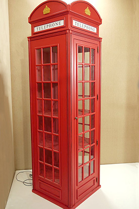 Шкаф в стиле лондонской телефонной будки